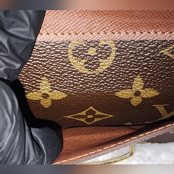Louis Vuitton Brown Astrid Monogram Wallet - Picture 14 of 14